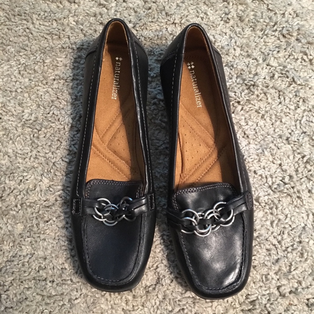 Black naturalizer shoe